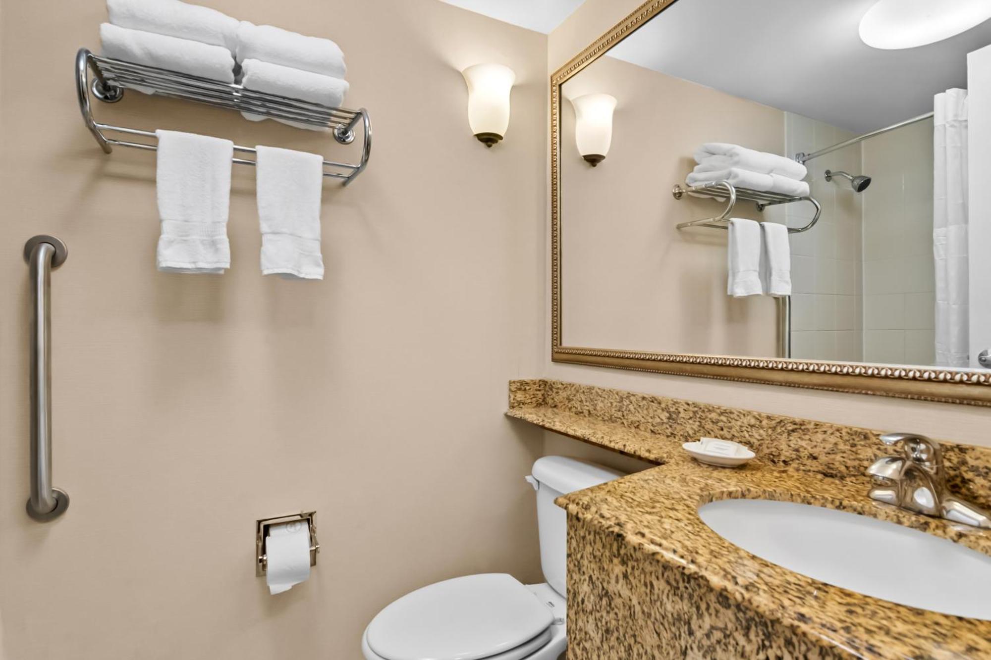 Clarion Inn North Haven