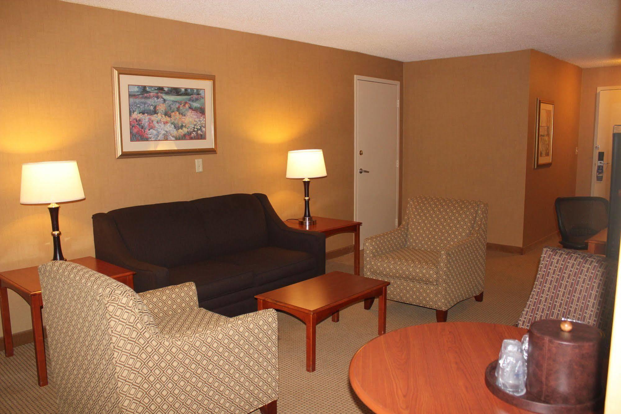 Clarion Inn 3*